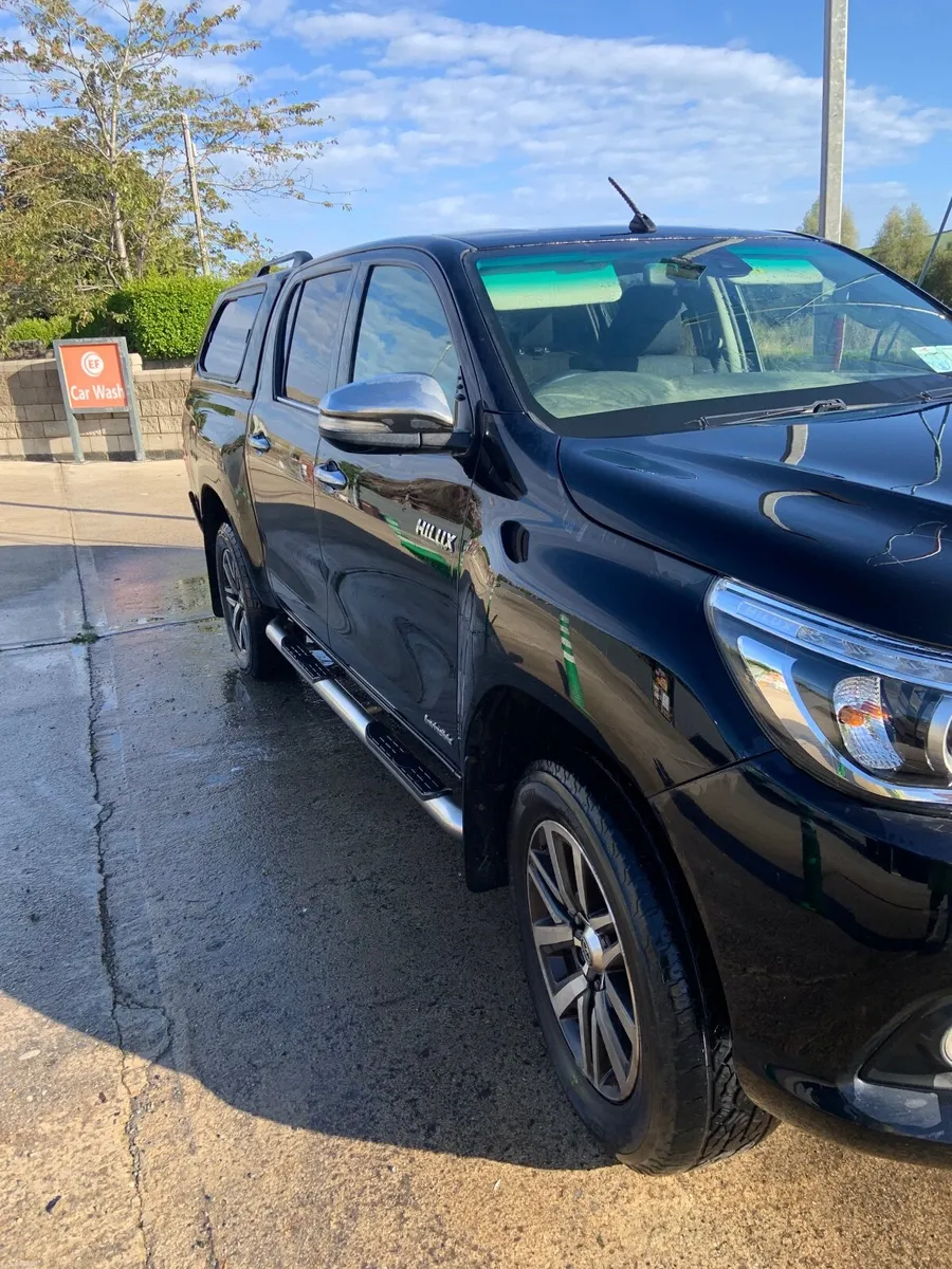 Toyota Hilux 2017 - Image 4
