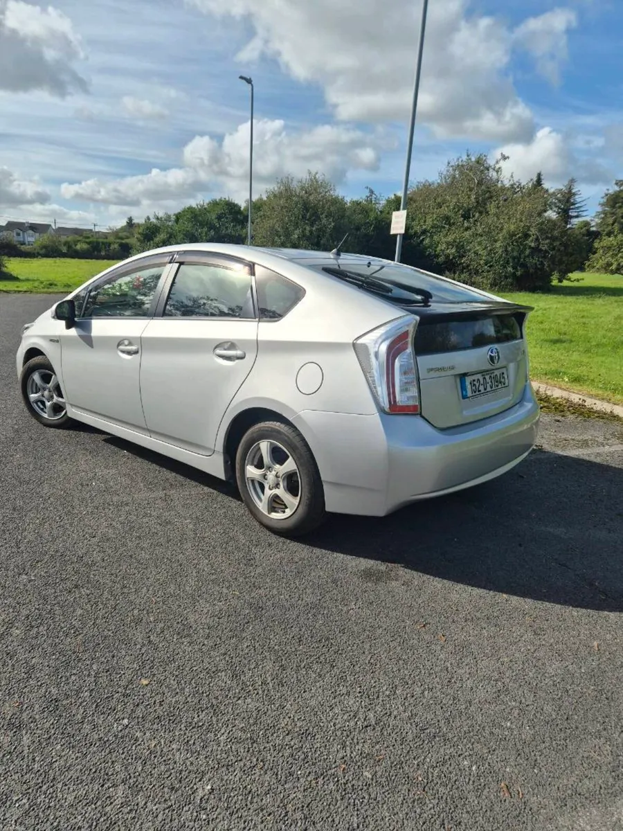 TOYOTA Prius 152 - Image 3