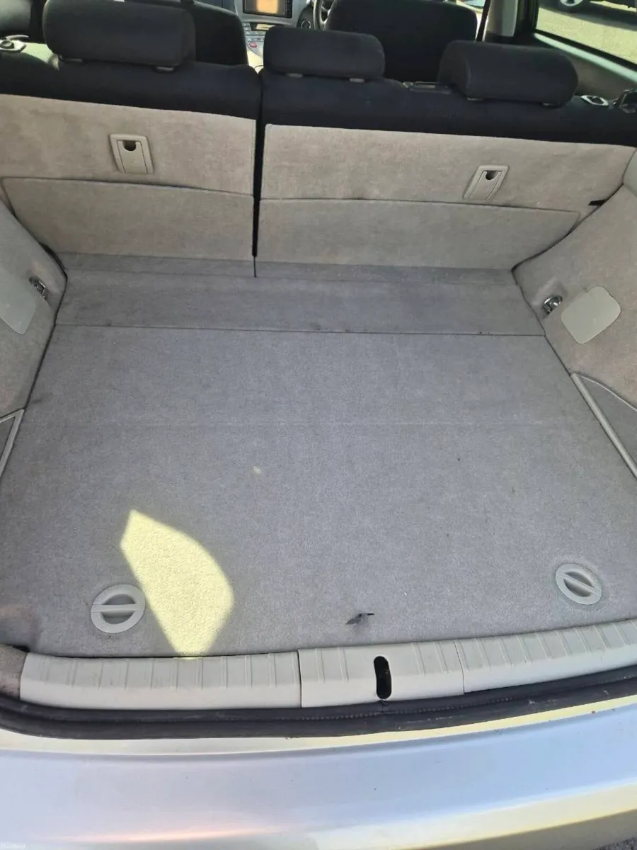 TOYOTA Prius 152 - Image 6