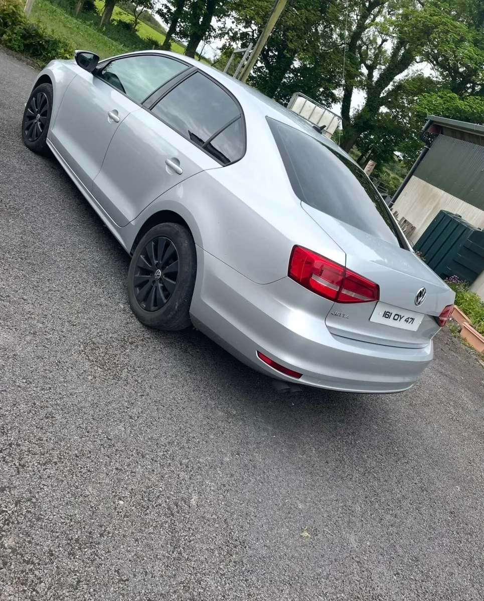 Volkswagen Jetta 2016 - Image 3