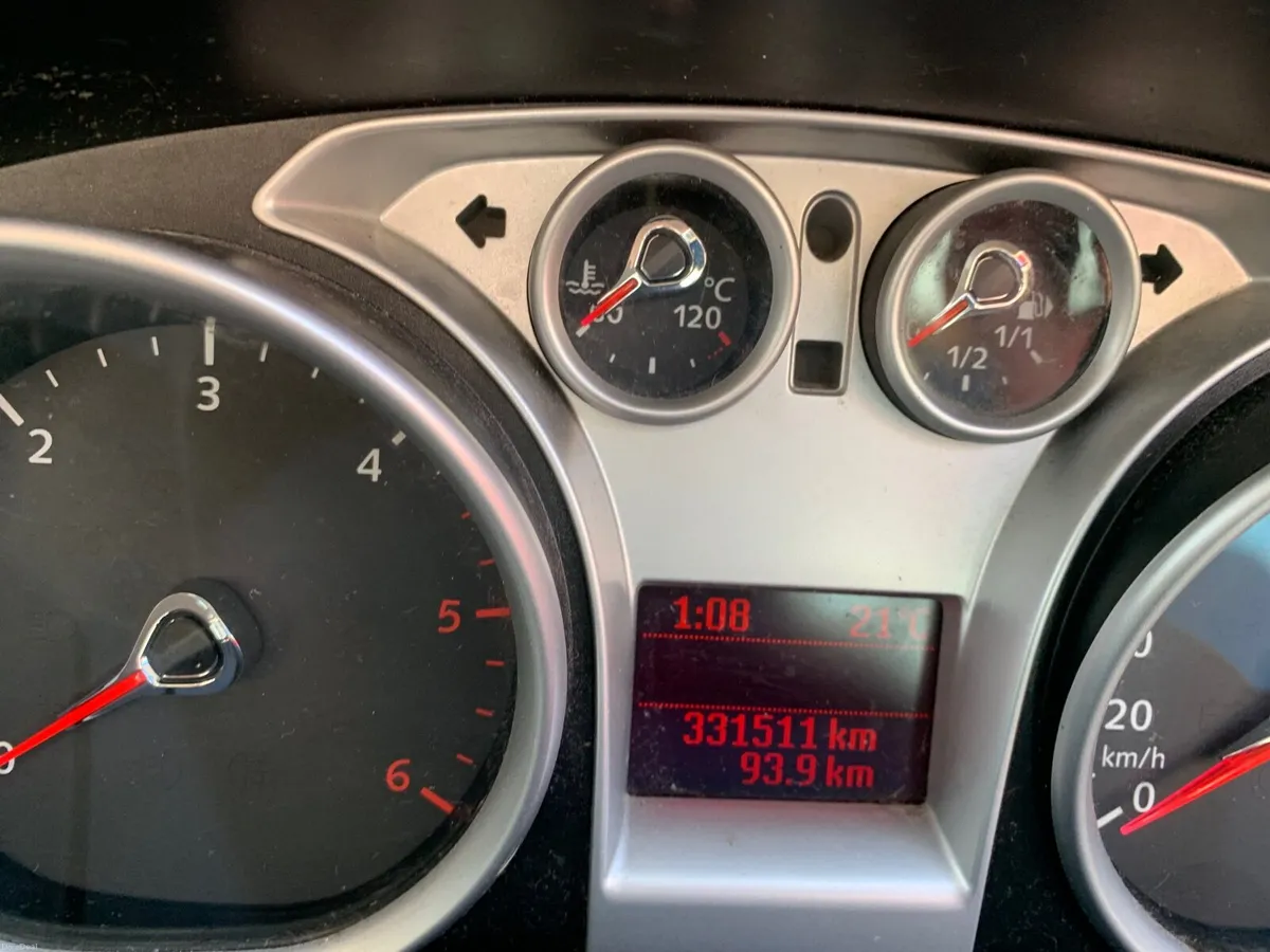 Ford Focus 2010 - Image 1