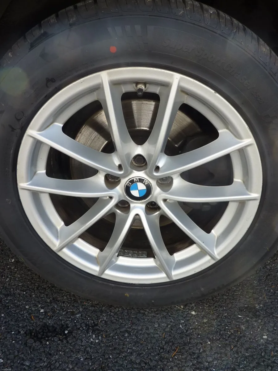 BMW 5-Series 2019  192 - Image 6