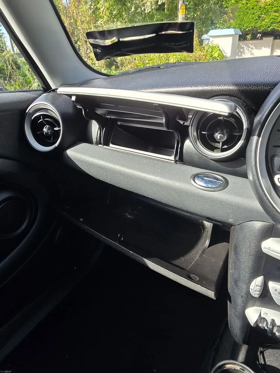 Mini Cooper 2010 - Image 6