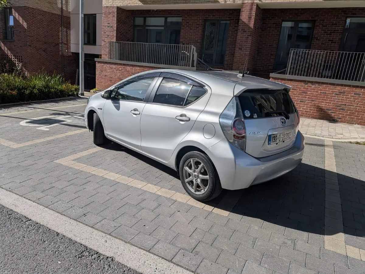 2013 Toyota Aqua Hybrid, low mileage (46K miles) - Image 6