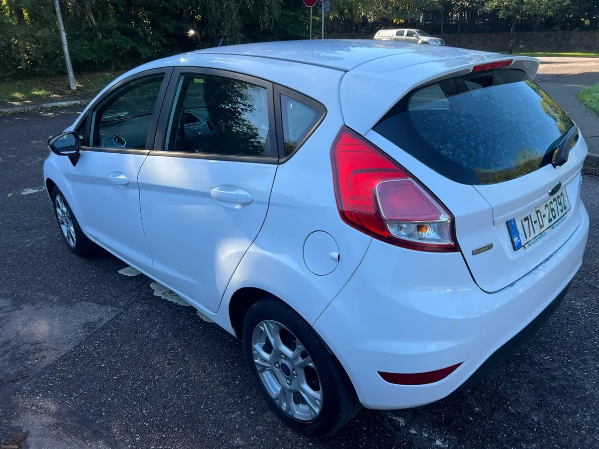 Ford fiesta automatic - Image 4