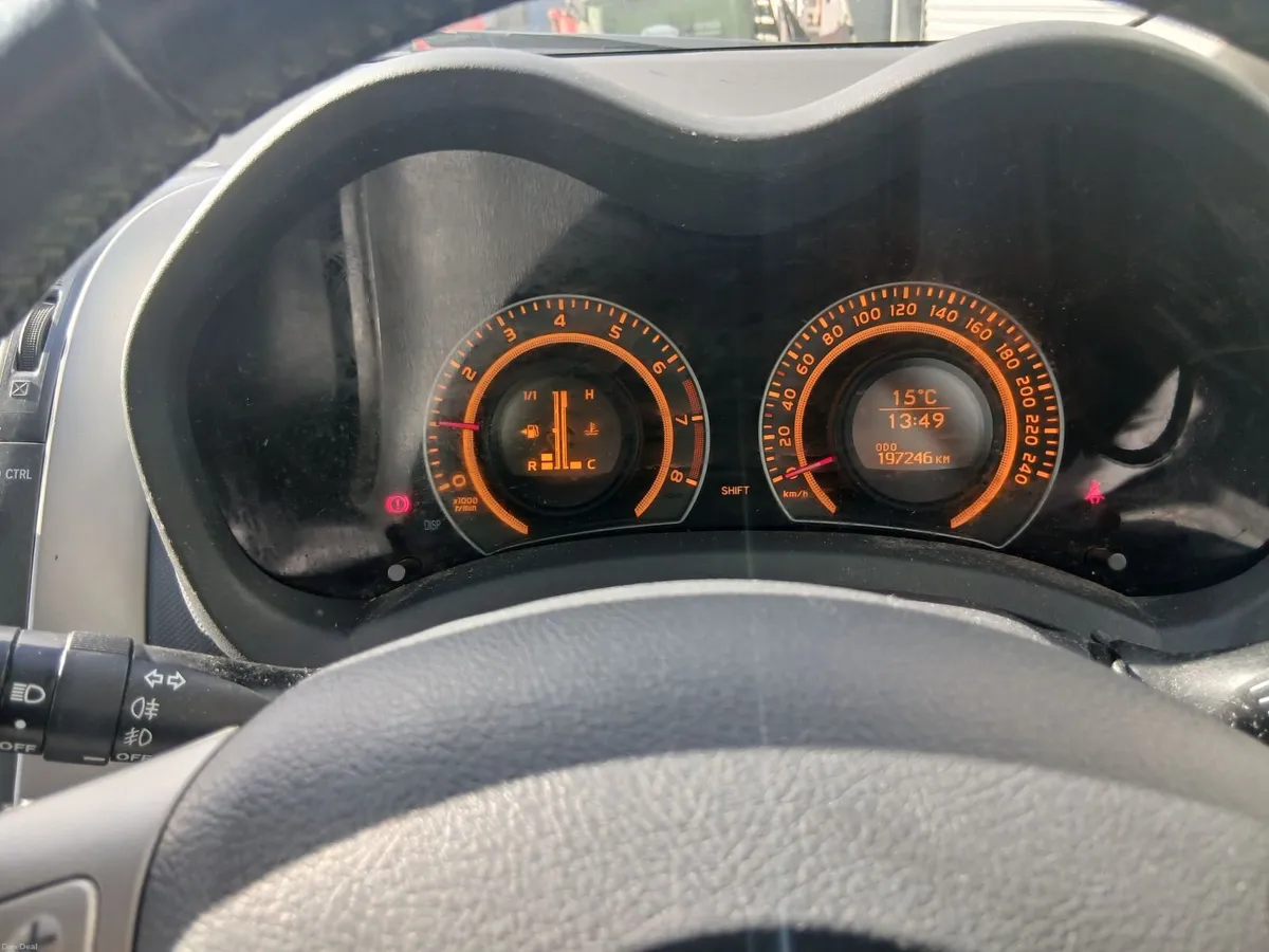 Toyota Auris 2007 - Image 2