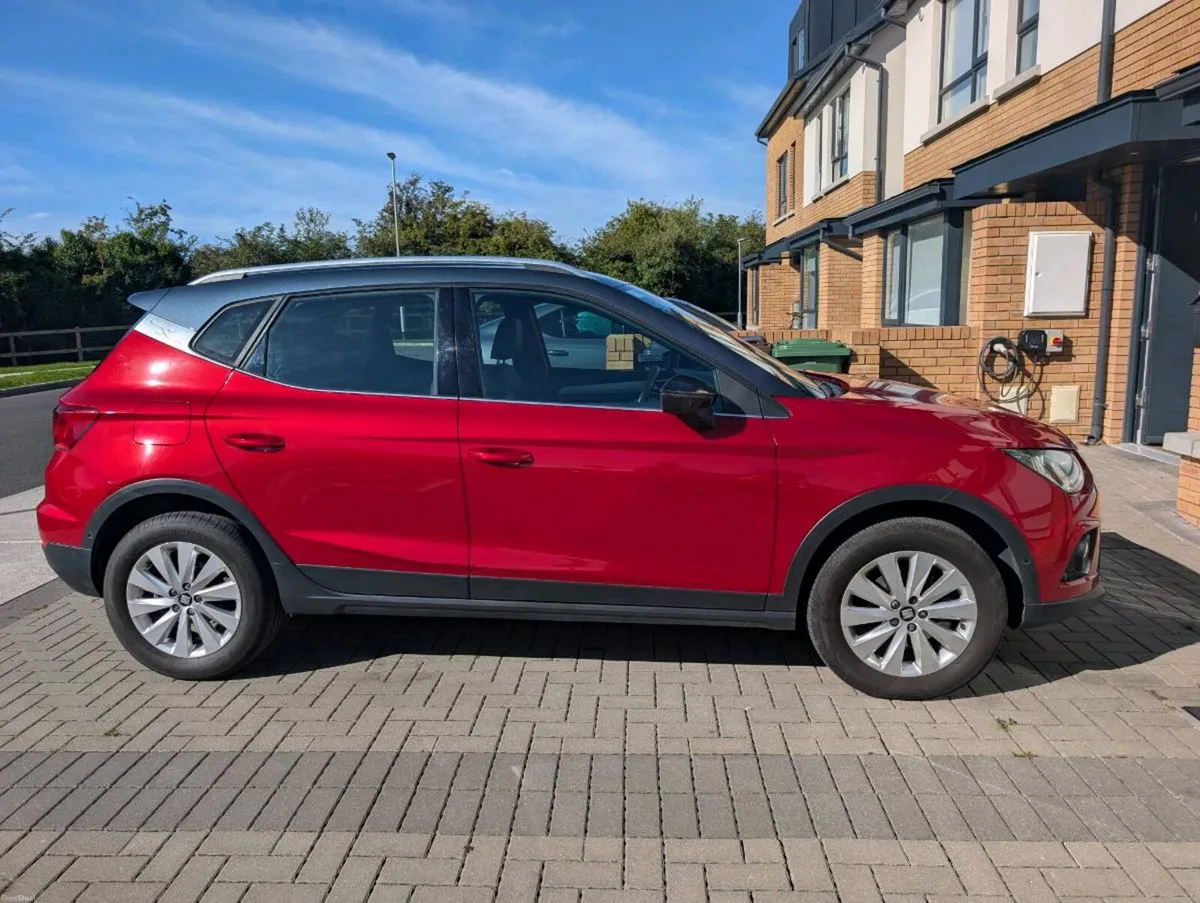 A SEAT ARONA mini SUV - Image 3
