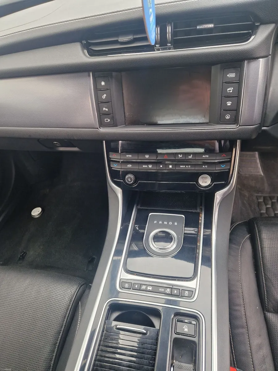 Jaguar XF 2017 - Image 5