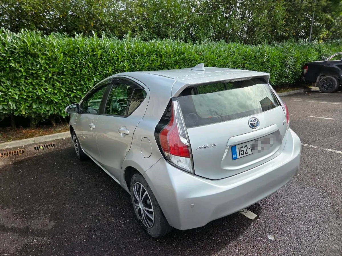 Toyota Aqua 152 Hybrid €6950 only 103k kms - Image 5