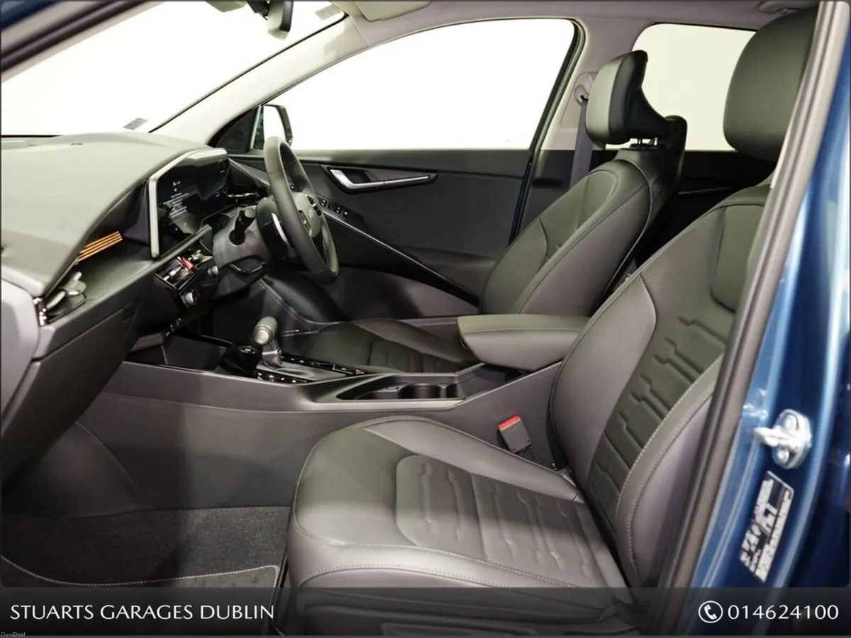 Kia Niro PHEV WITH SUNROOF **AUTUMN SPECIAL** - Image 3