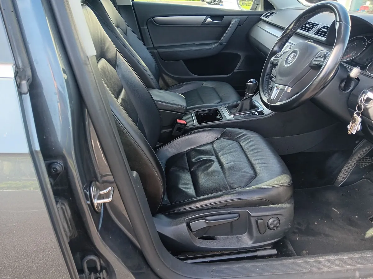 Volkswagen Passat 2014 Executive TDI - Image 2