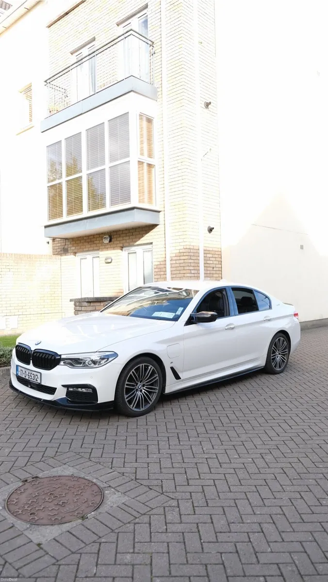 2017 BMW 530E MSPORT TOP SPEC LOW MILES - Image 1