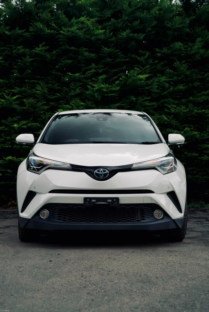 Toyota C-HR Hybrid 2017 | Stylish Hybrid SUV - Image 3