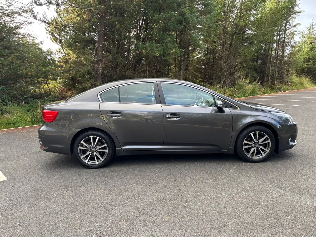 Toyota Avensis 2014 - Image 2