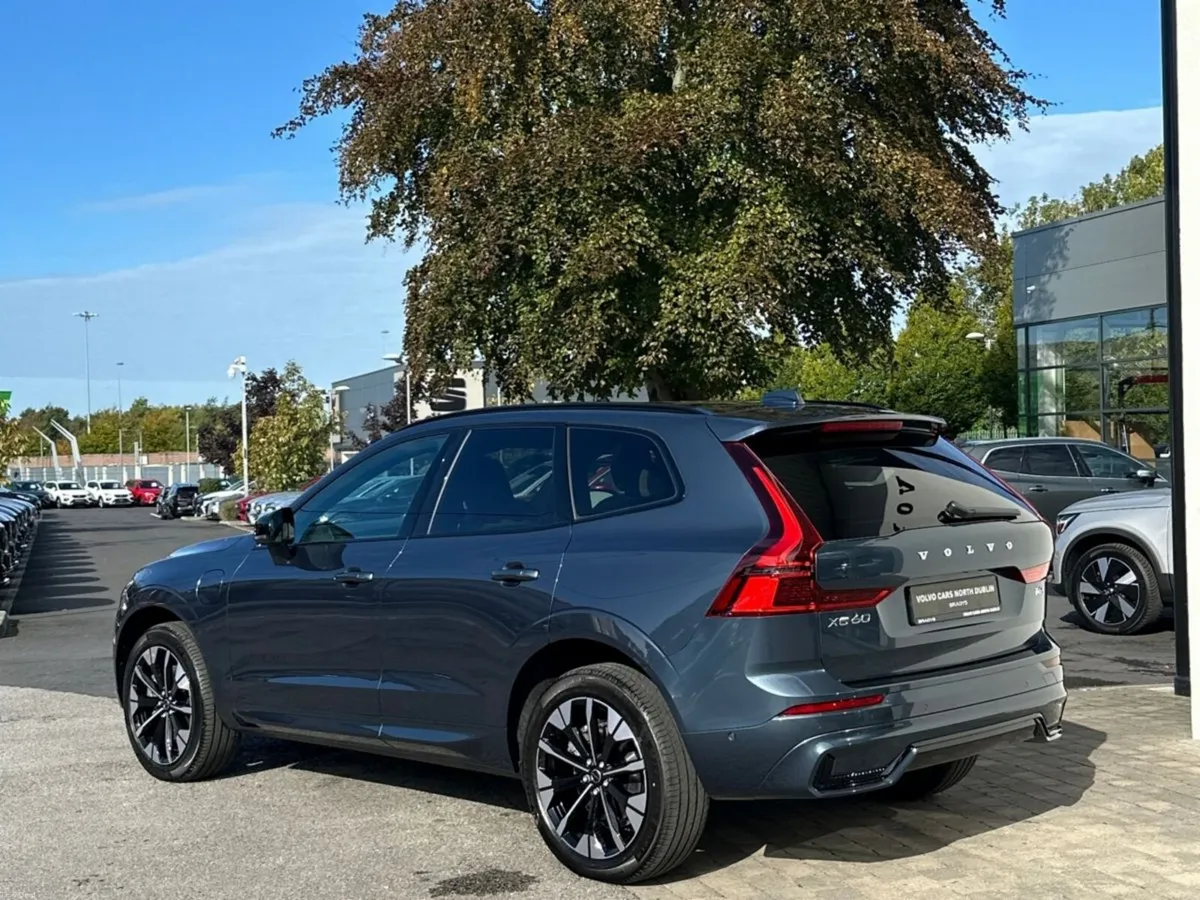 Volvo XC60 XC60 T6 Plus Dark AWD PHEV--0.95% APR F - Image 6