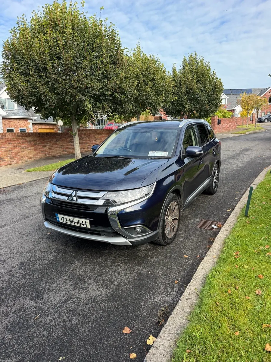 2017 Mitsubishi Outlander 4WD |NCT 7/27 & Tax 5/27 - Image 1
