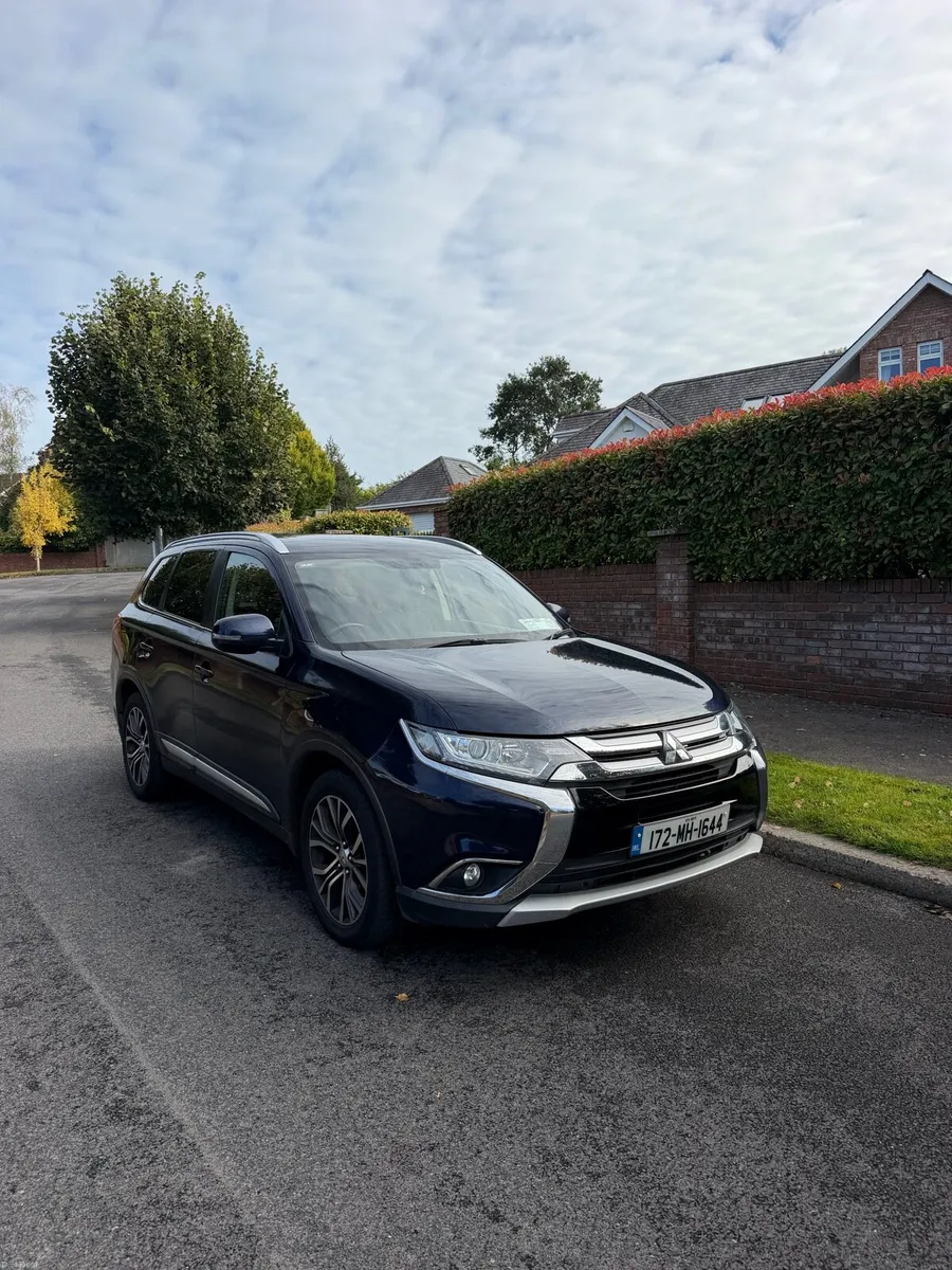 2017 Mitsubishi Outlander 4WD |NCT 7/27 & Tax 5/27 - Image 2