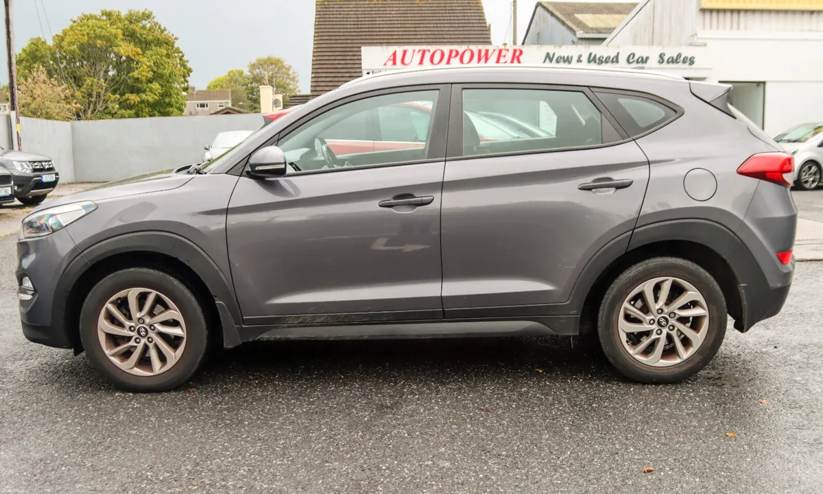 2016 Hyundai Tucson 2.0 Diesel Executive - Image 3
