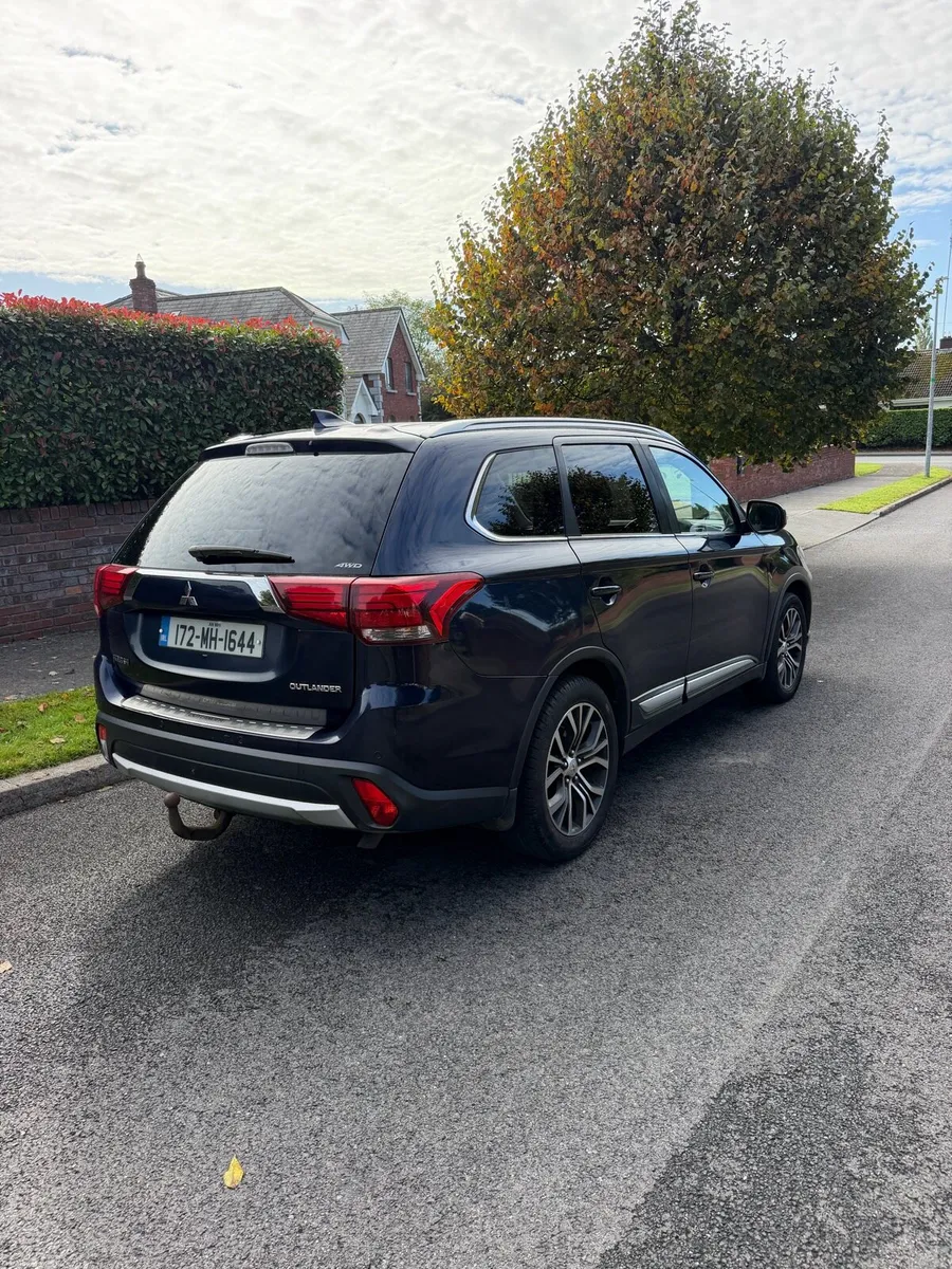 2017 Mitsubishi Outlander 4WD |NCT 7/27 & Tax 5/27 - Image 4