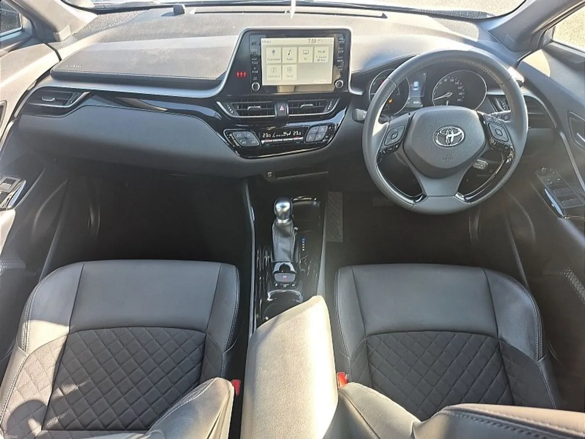 Toyota C-HR ** G HYBRID ** HUGE SPEC ** STUNNING C - Image 2