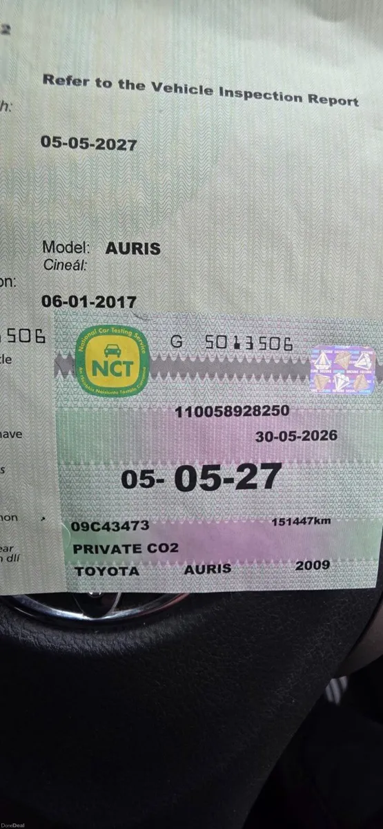 Toyota Auris 2009 - Image 2