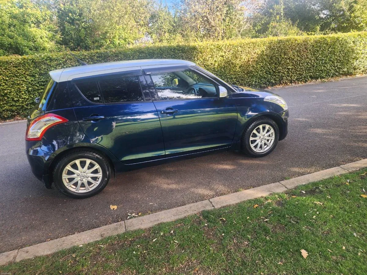 SUZUKI SWIFT AUTOMATIC 1.2 L MILD HYBRID - Image 4