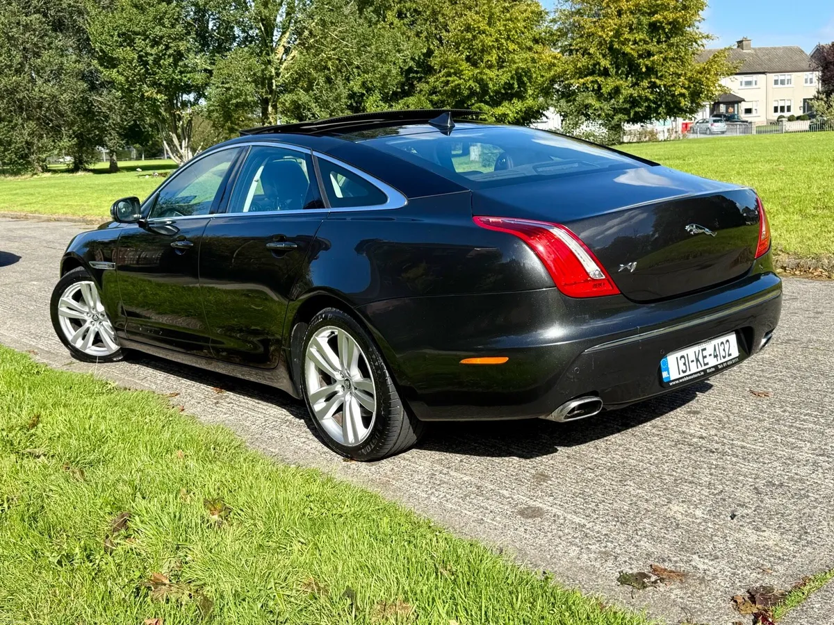13 Jaguar XJ Top Spec 3.0 D 275HP - Image 4