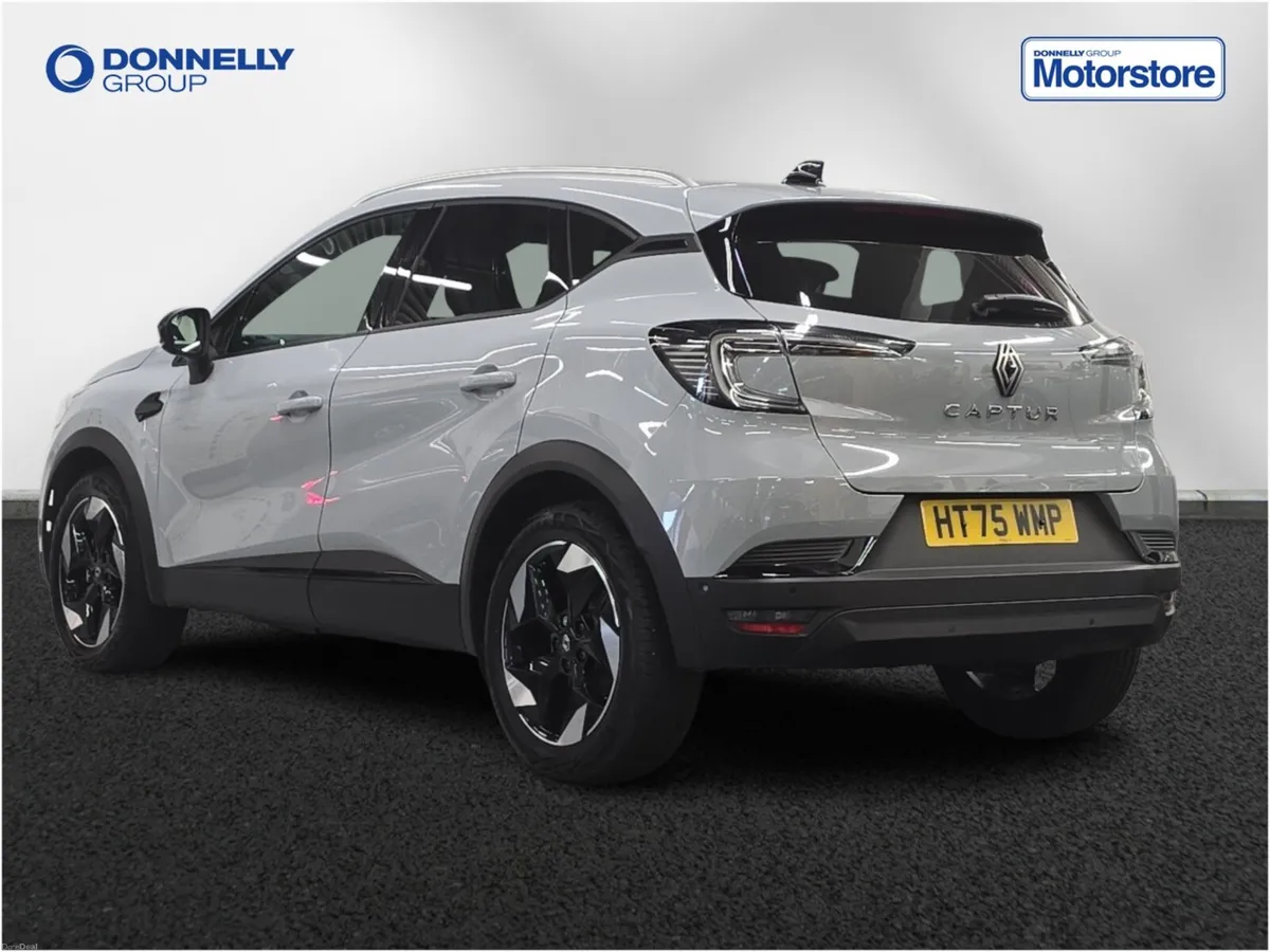 Renault Captur 1.2 TCE 115 Techno 5dr - Image 2