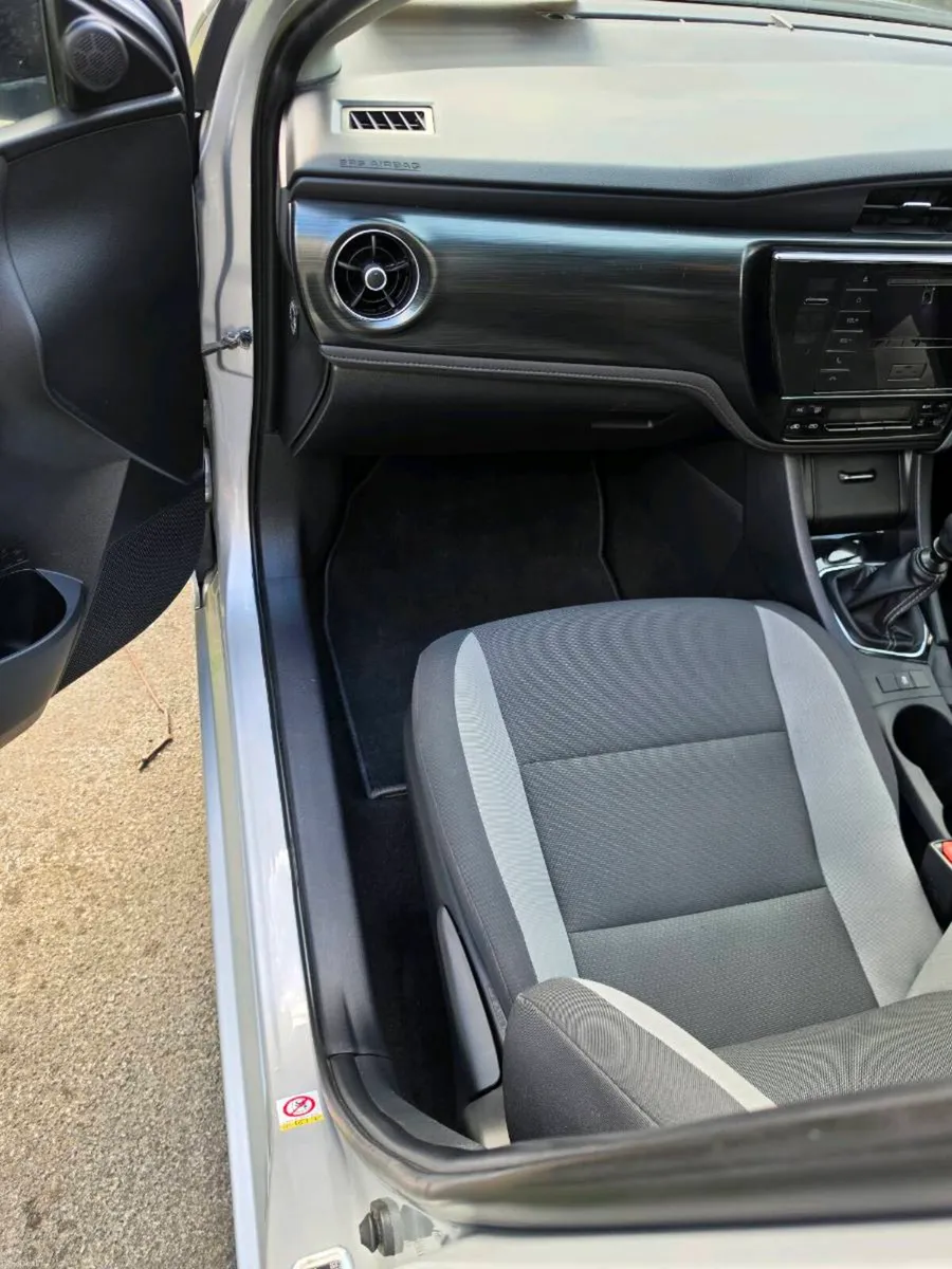Toyota Auris - Image 3
