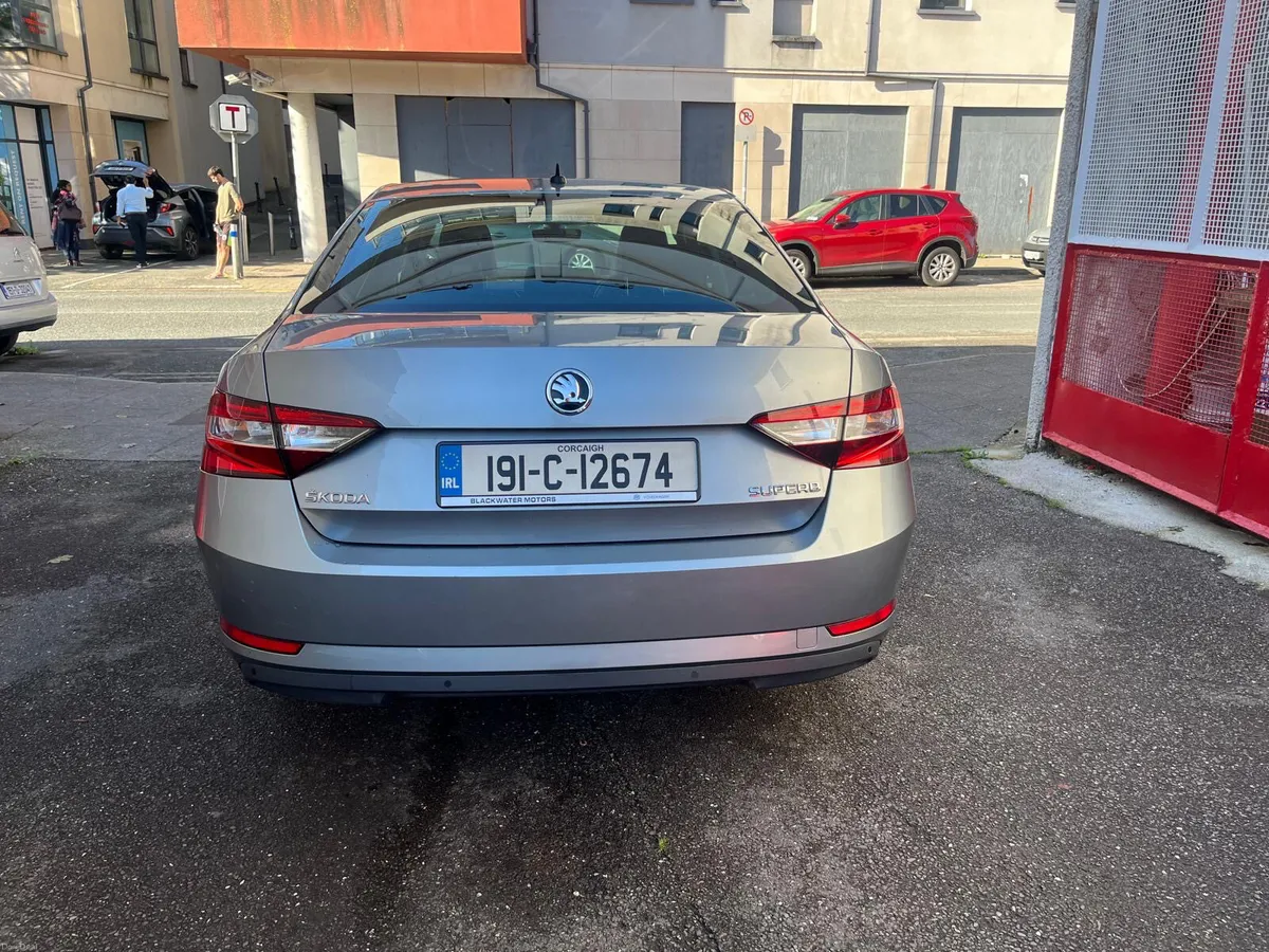 Skoda Superb 2019 - Image 3