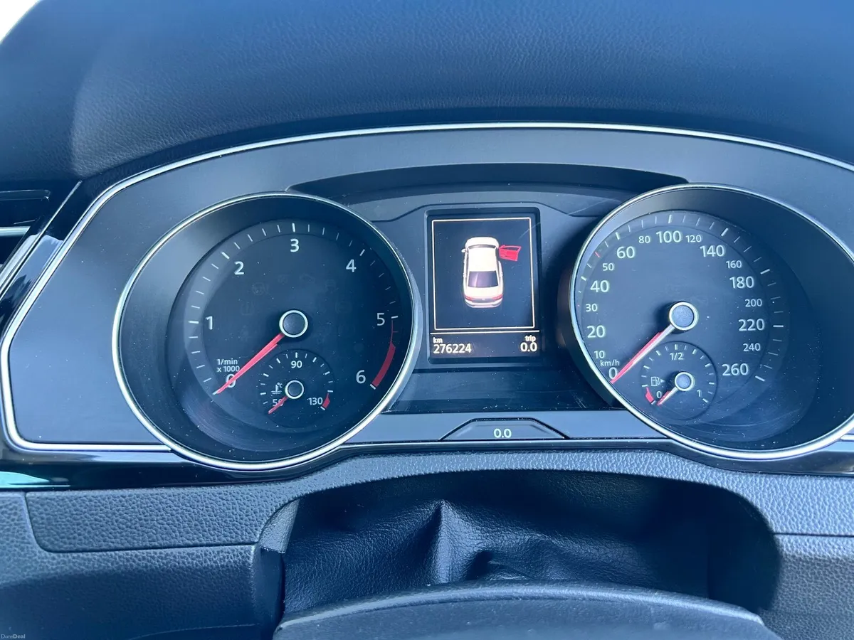 Volkswagen Passat 2016 - Image 6