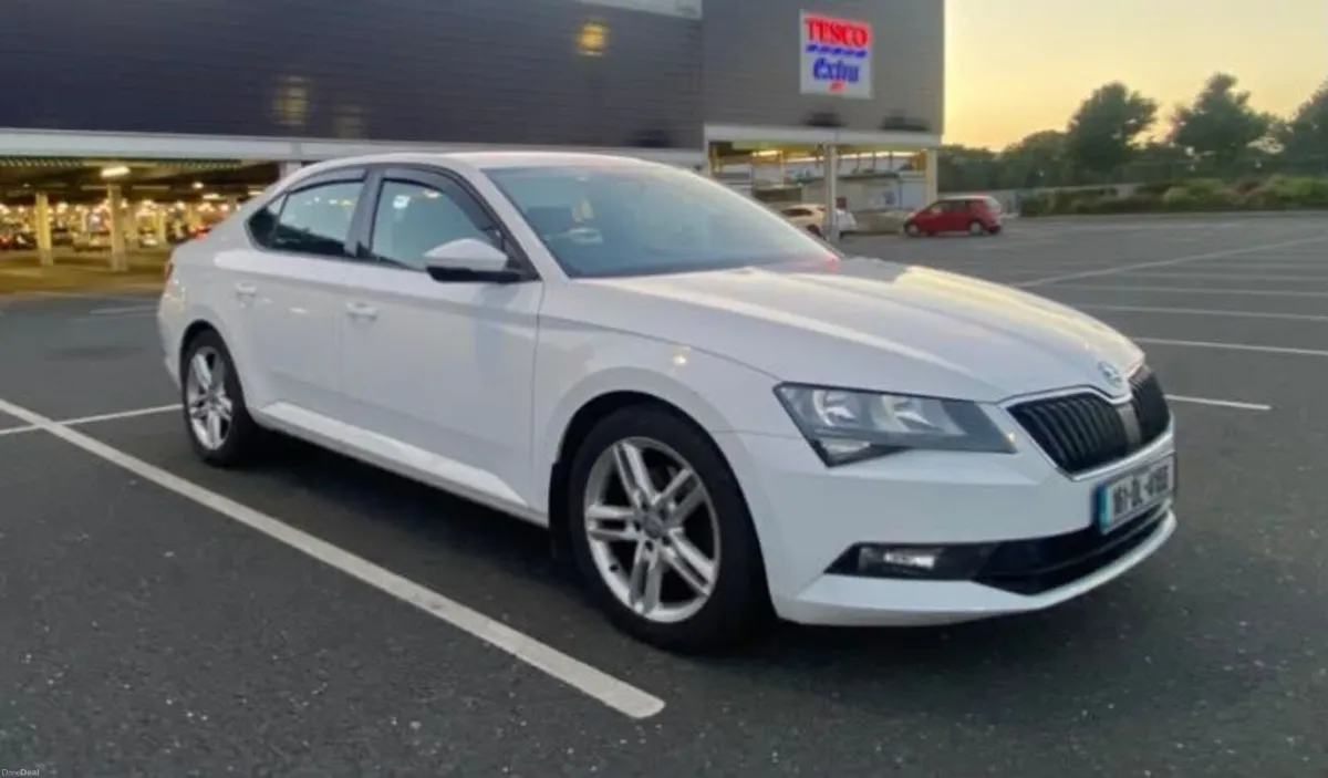 Skoda Superb 2016 - Image 2