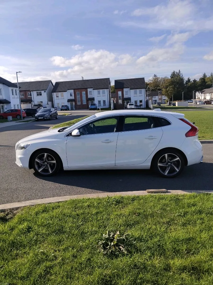 Volvo V40 R-design 2015 - Image 4