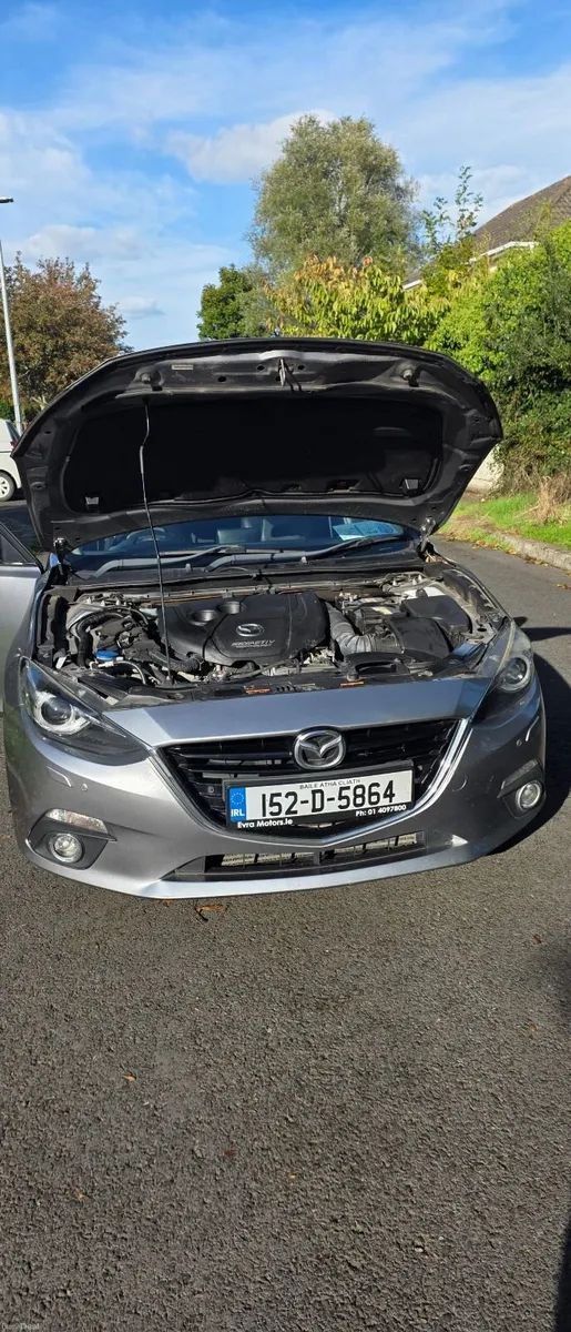 2015 Mazda 3 Platinum Edition 2.2 Saloon - Image 3