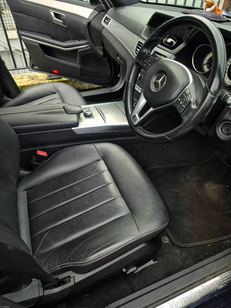 Mercedes E220 D - Image 5
