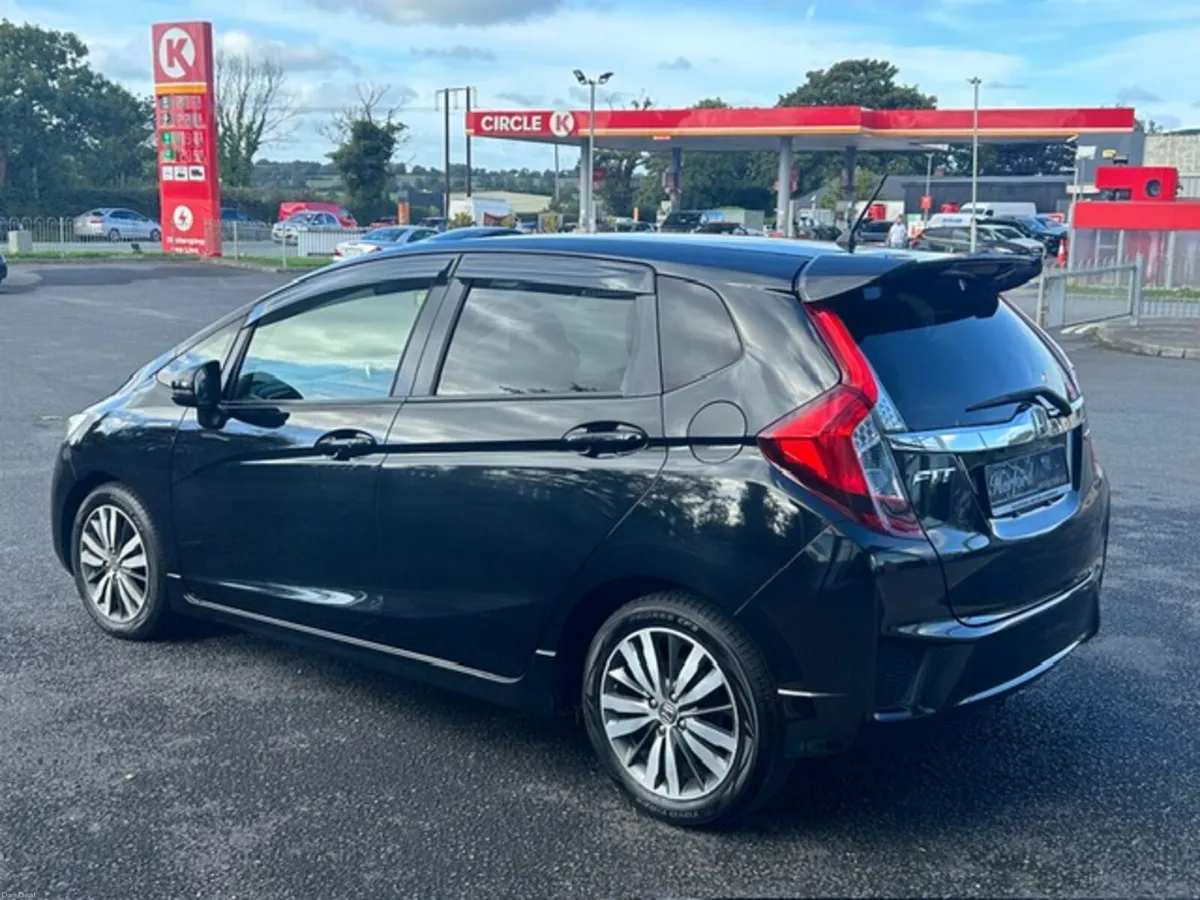 Honda Fit 1.5L Hybrid Hatchback - Image 5