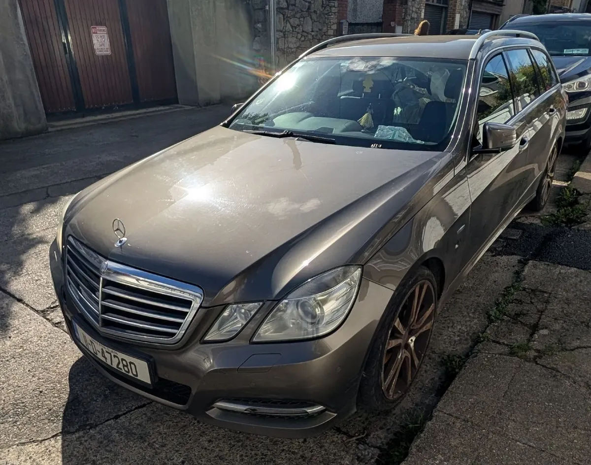 Mercedes-Benz E-Class 2011 - Image 6