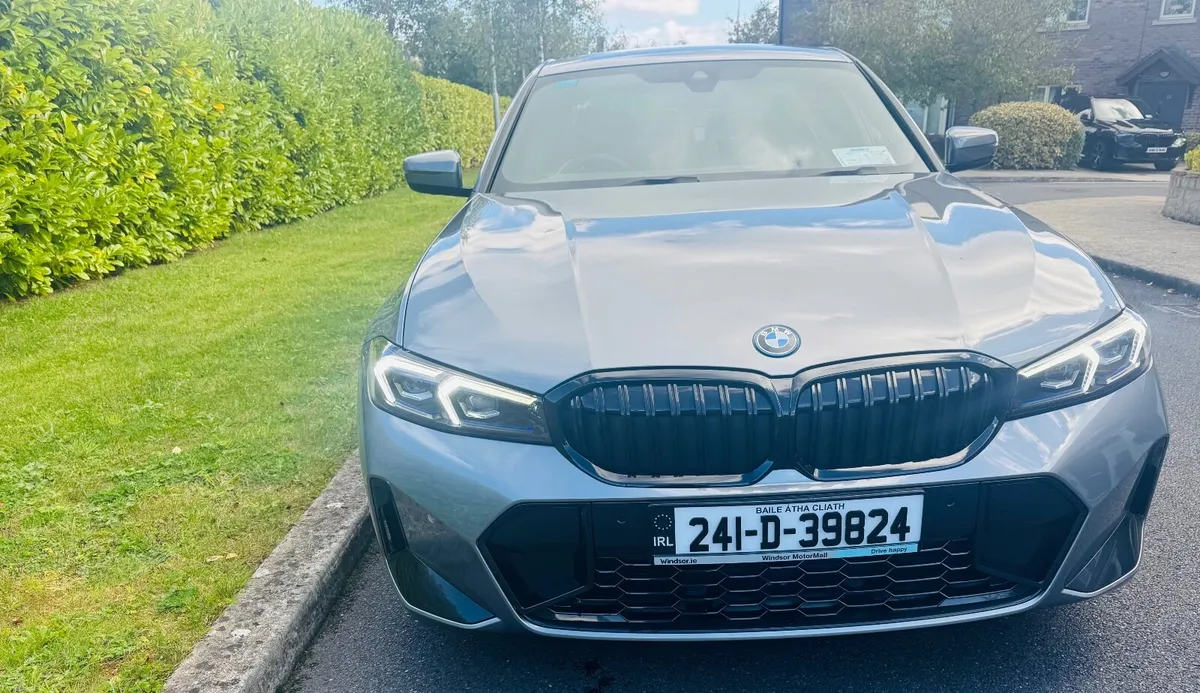 BMW 3-Series 2024 lady owner low mileage - Image 5