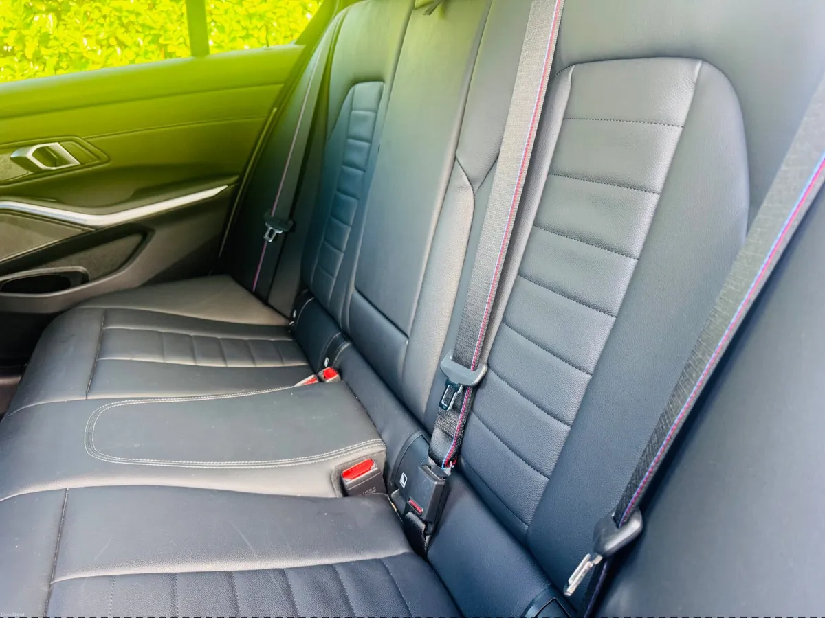 BMW 3-Series 2024 lady owner low mileage - Image 6