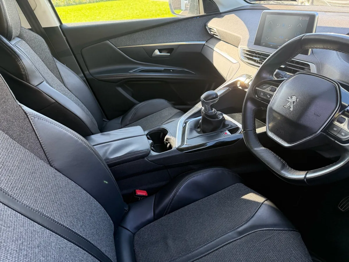 Peugeot 3008 17 1.6Hdi Allure - Image 4