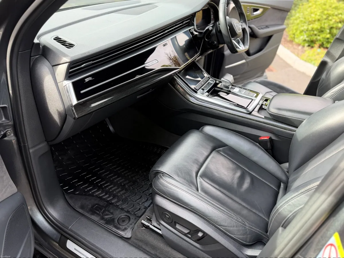 Audi Q7 2021 - Image 4