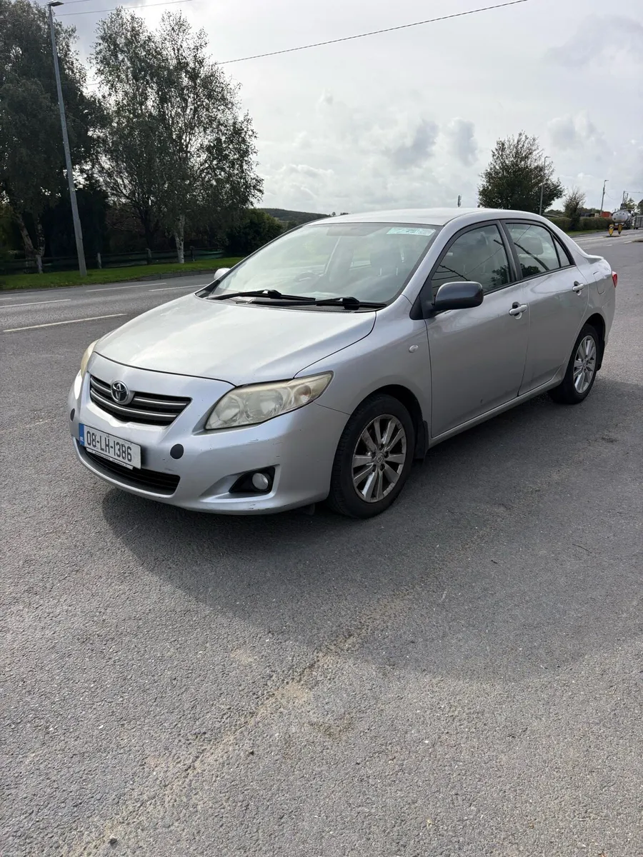 Toyota Corolla TAXED - Image 2