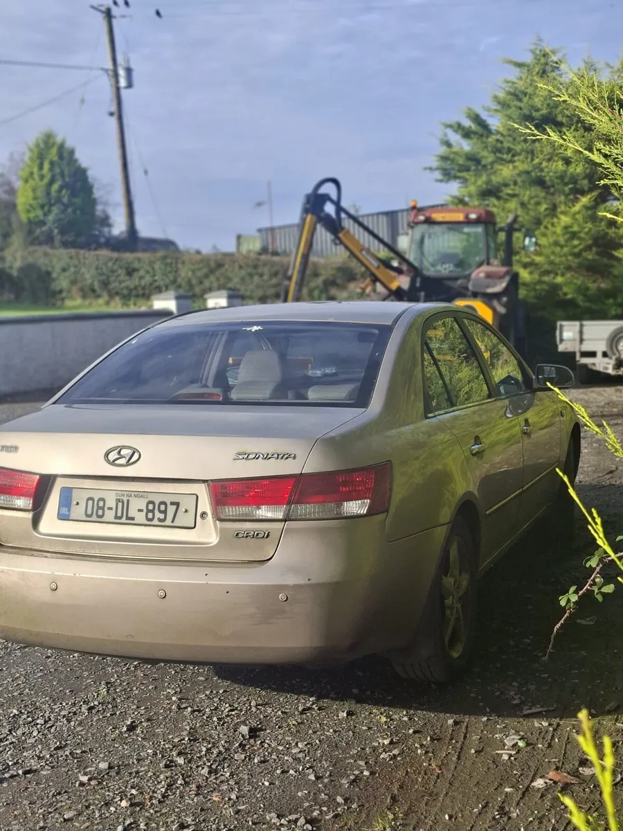 Hyundai Santa - Image 3