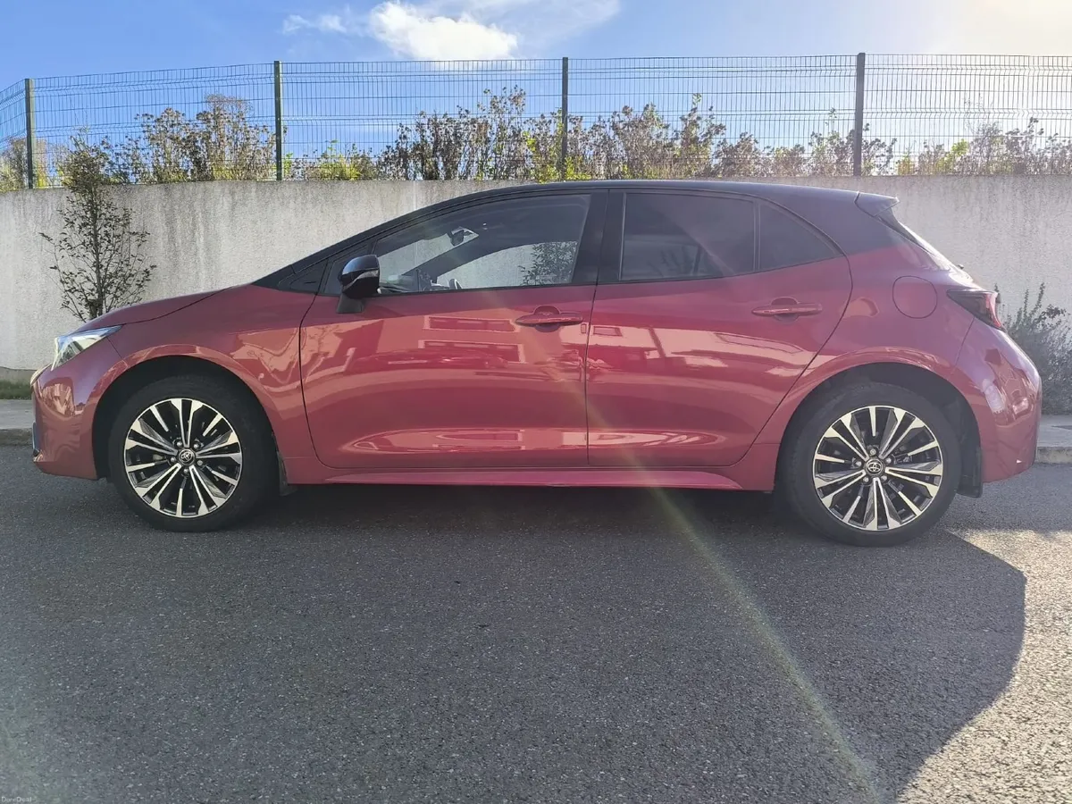 Toyota Corolla Luna Sport Hatchback 2024 - Image 4