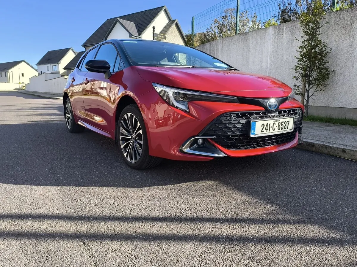 Toyota Corolla Luna Sport Hatchback 2024 - Image 2