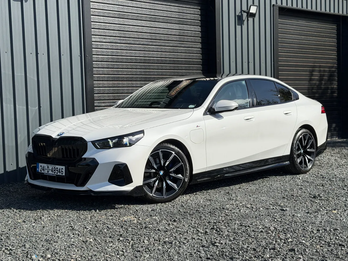 241 BMW 530 M-SPORT HIGH SPEC - Image 1