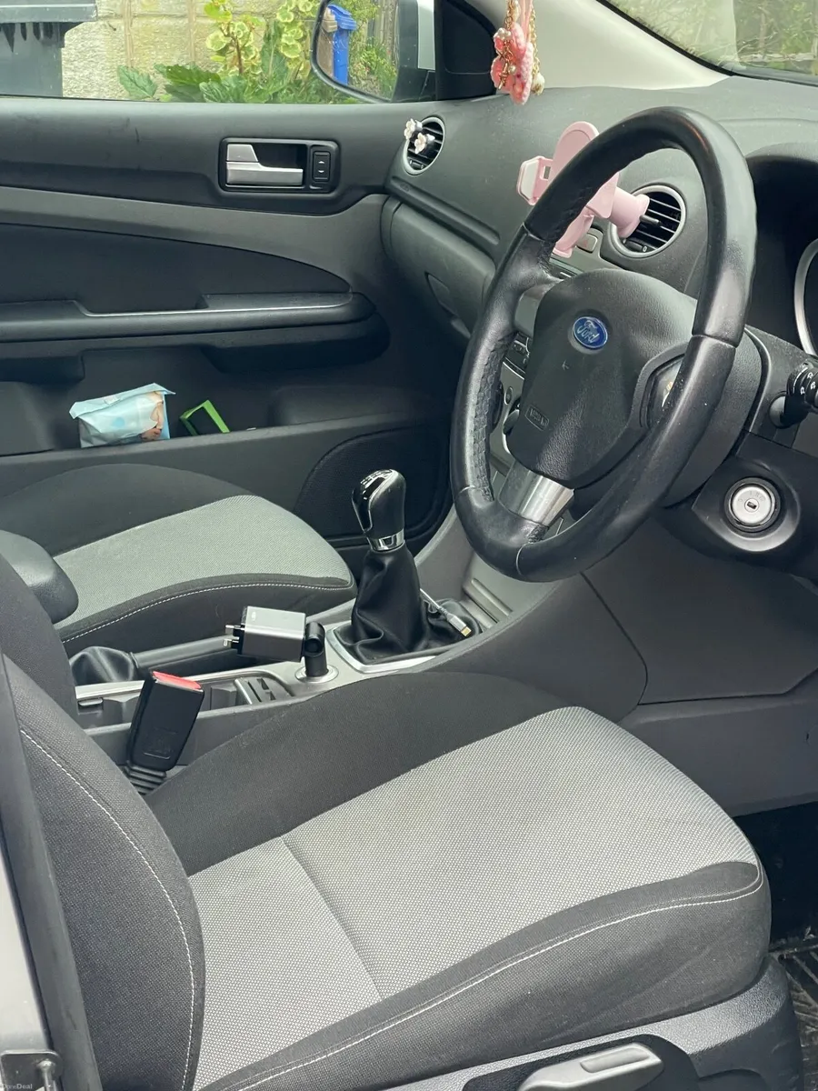 Ford Focus 2010 - Image 4