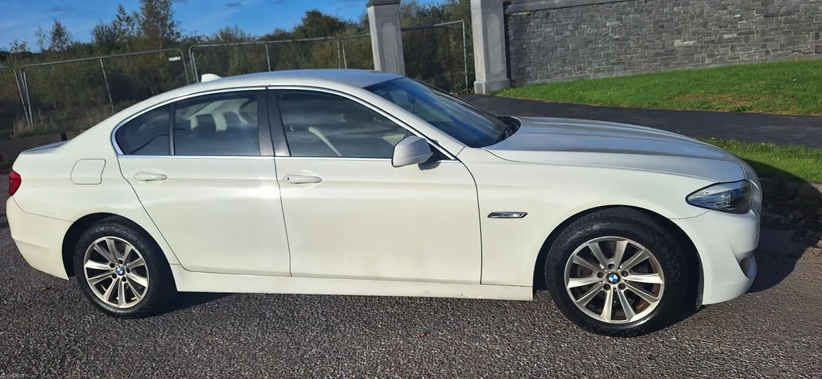 BMW 5-Series 2013 - Image 4