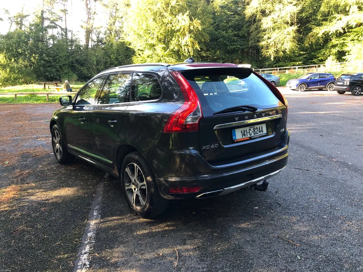 Volvo XC60 D4 High spec - Image 3