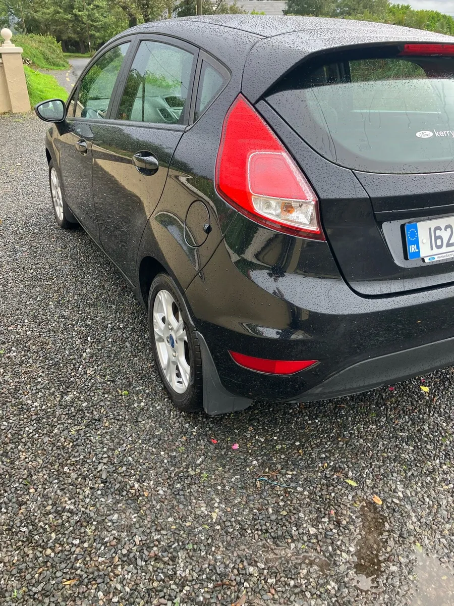 Car - Image 2